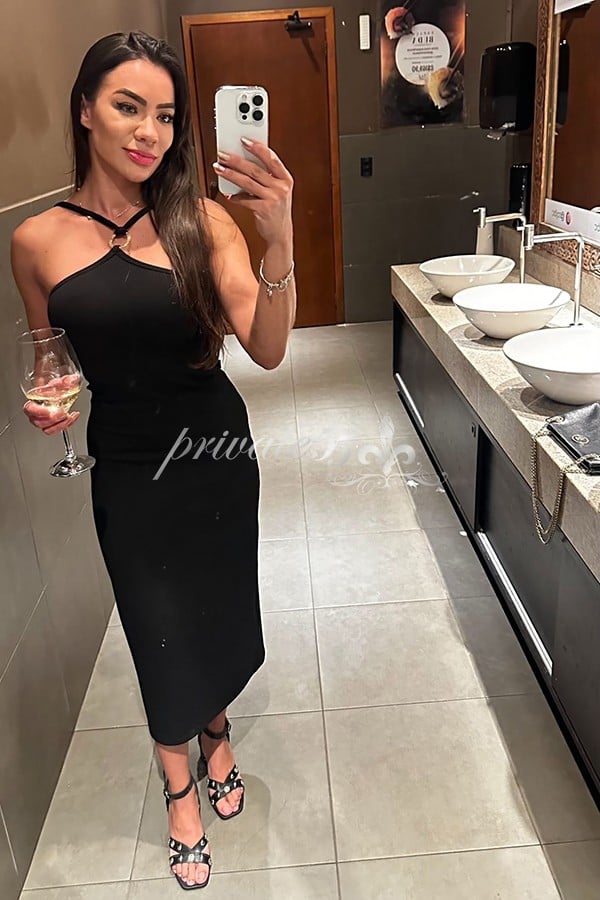 Public photo 4 of Lia Bellini