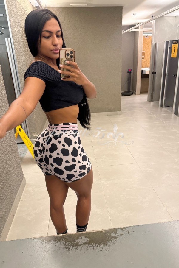 Public photo 30 of Bruna Mello
