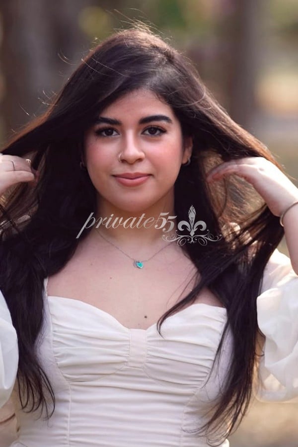 Public photo 23 of Isabella Montclair