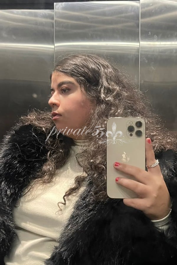 Public photo 20 of Isabella Montclair
