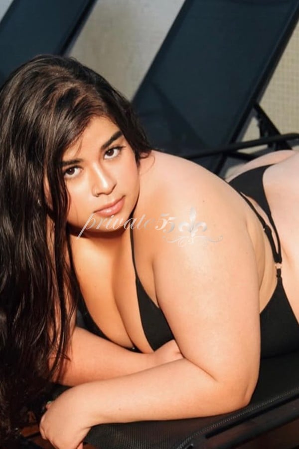 Public photo 19 of Isabella Montclair