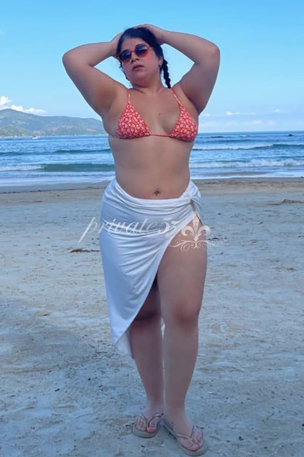 Public photo 10 of Isabella Montclair