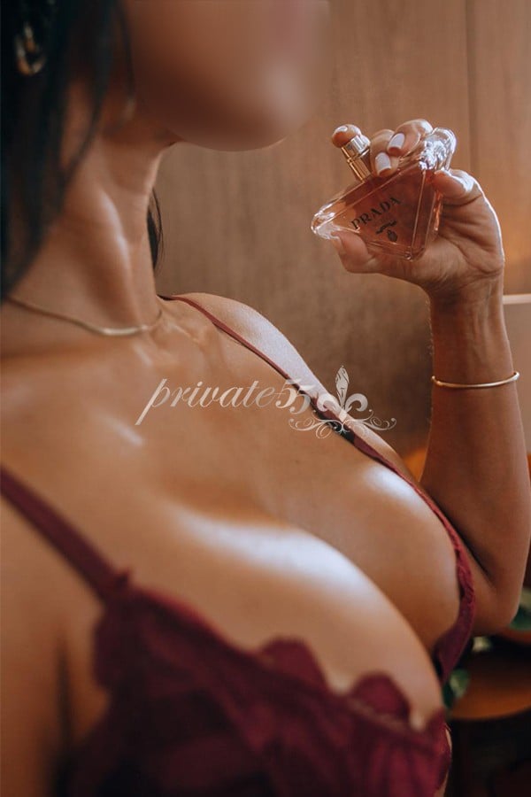 Public photo 28 of Júlia Andrade