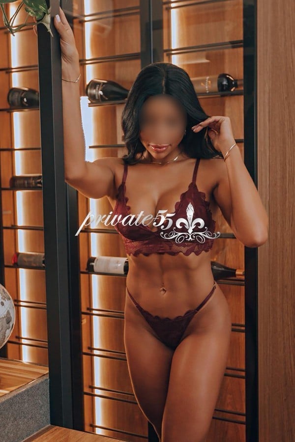 Public photo 23 of Júlia Andrade