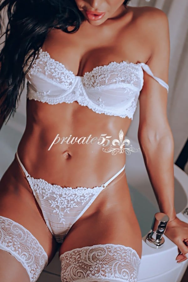 Public photo 14 of Júlia Andrade