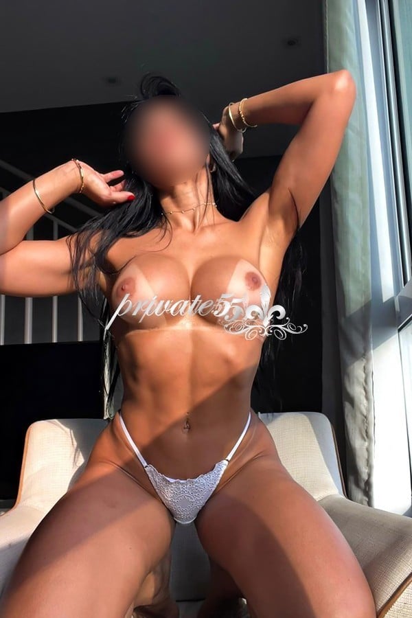 Public photo 6 of Júlia Andrade