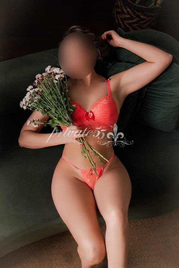 Public photo 6 of Isabella Maia