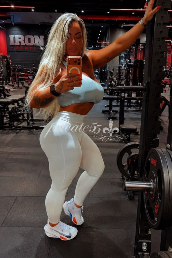 Public photo 9 of Taty Pontes