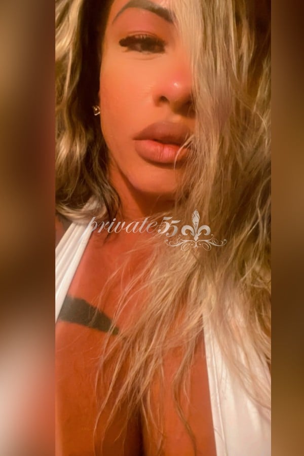 Public photo 2 of Taty Pontes