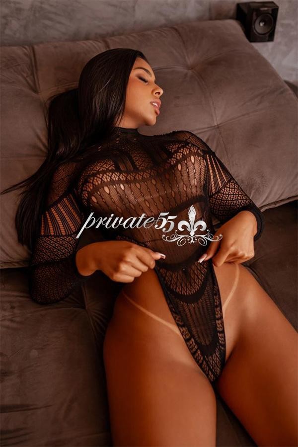 Public photo 8 of Bruna Montez