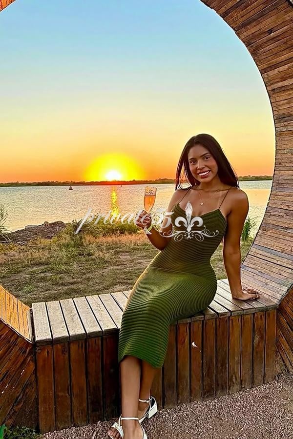 Public photo 4 of Bruna Montez