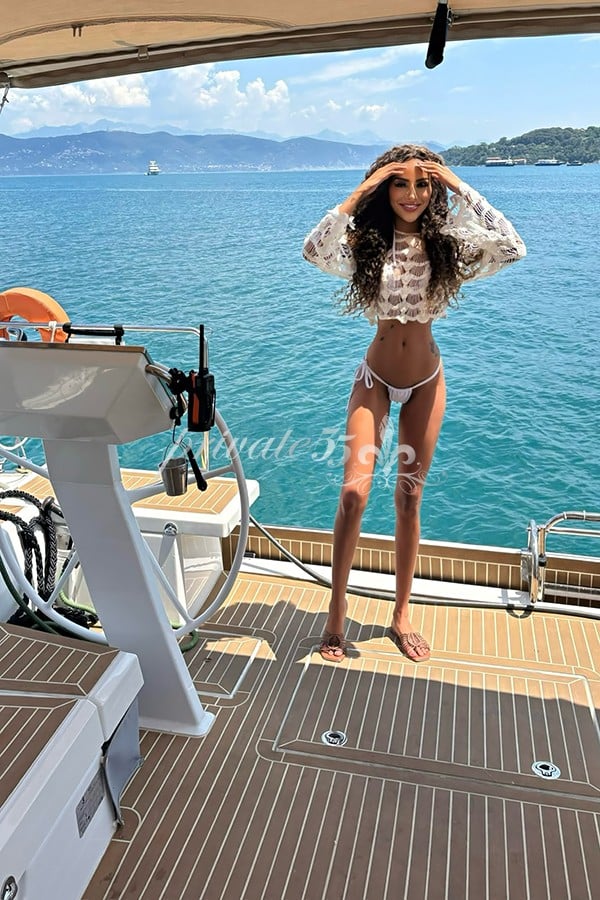Public photo 30 of Anastácia Louise