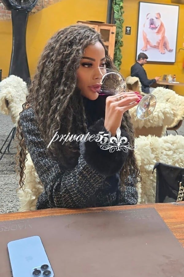 Public photo 10 of Anastácia Louise
