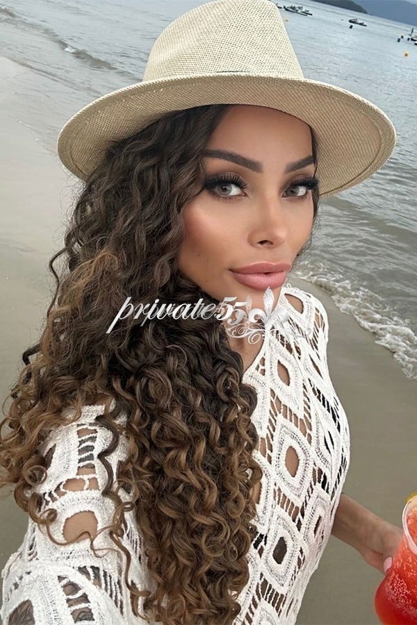 Public photo 8 of Anastácia Louise
