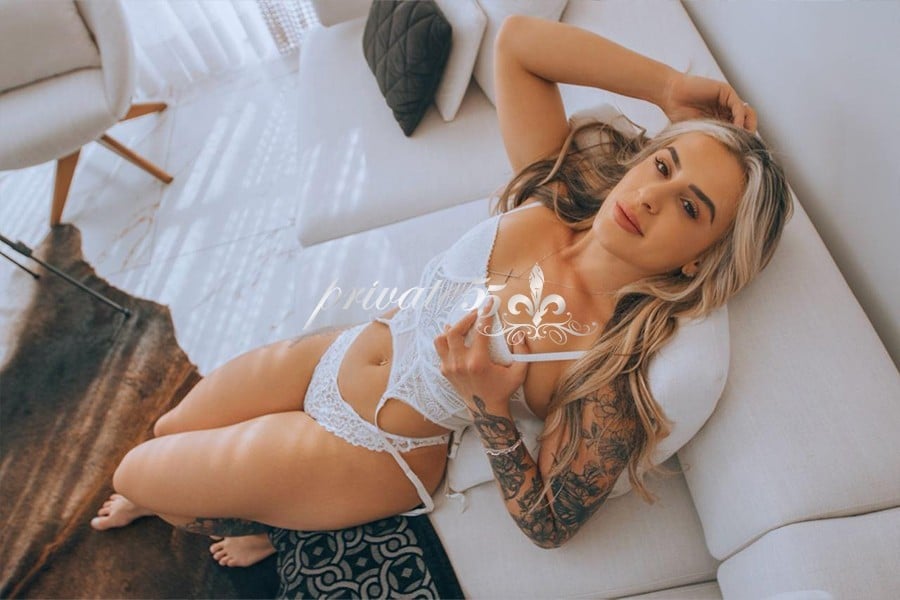 Public photo 17 of Nina Bellini