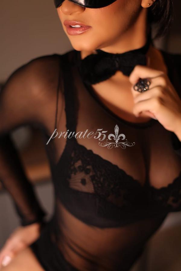 Public photo 9 of Safhira Duarte