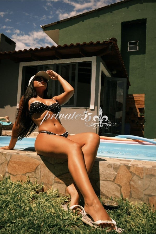 Public photo 6 of Alice Martins
