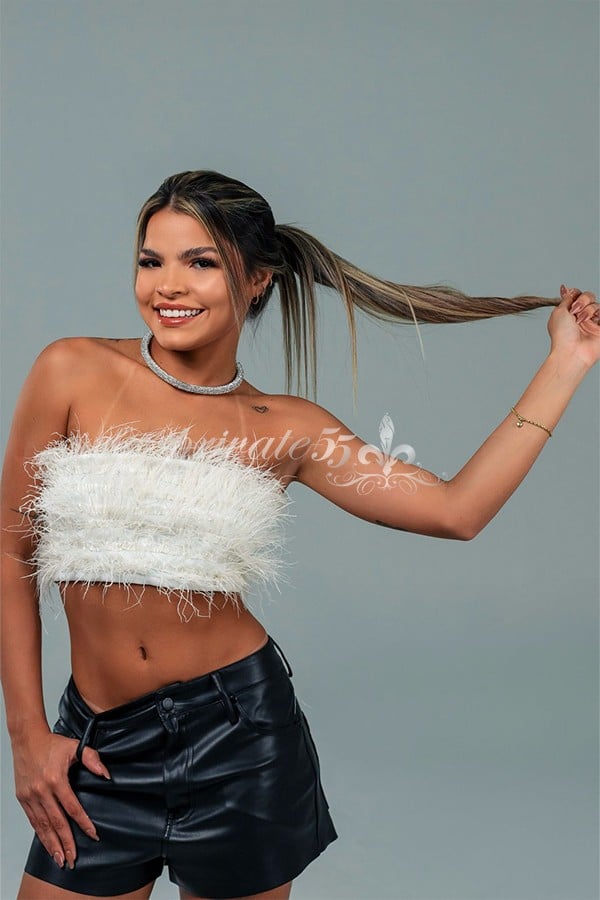 Public photo 16 of Pérola Martins