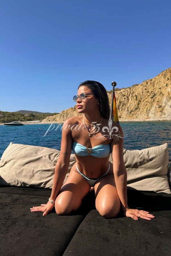 Public photo 15 of Pérola Martins