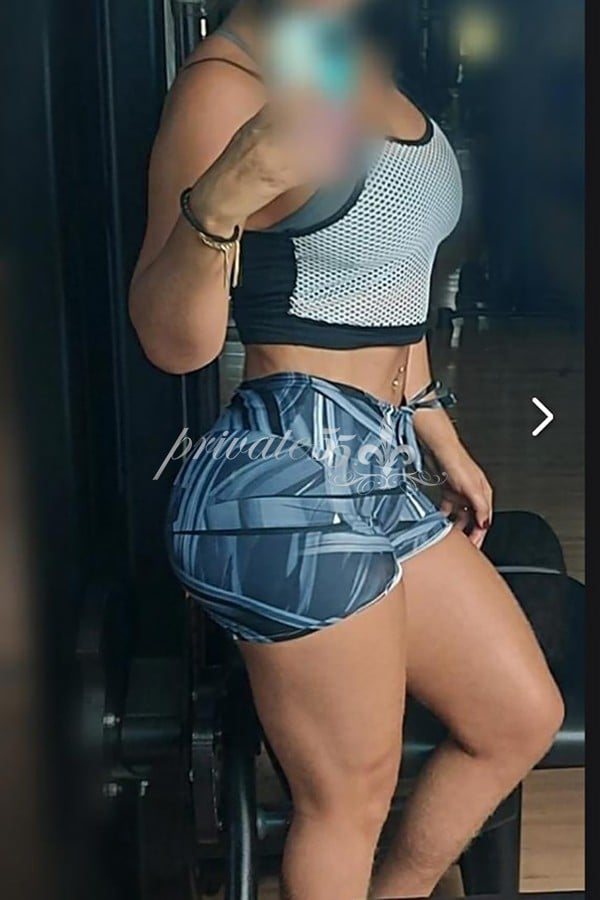 Public photo 17 of Samara Andrades