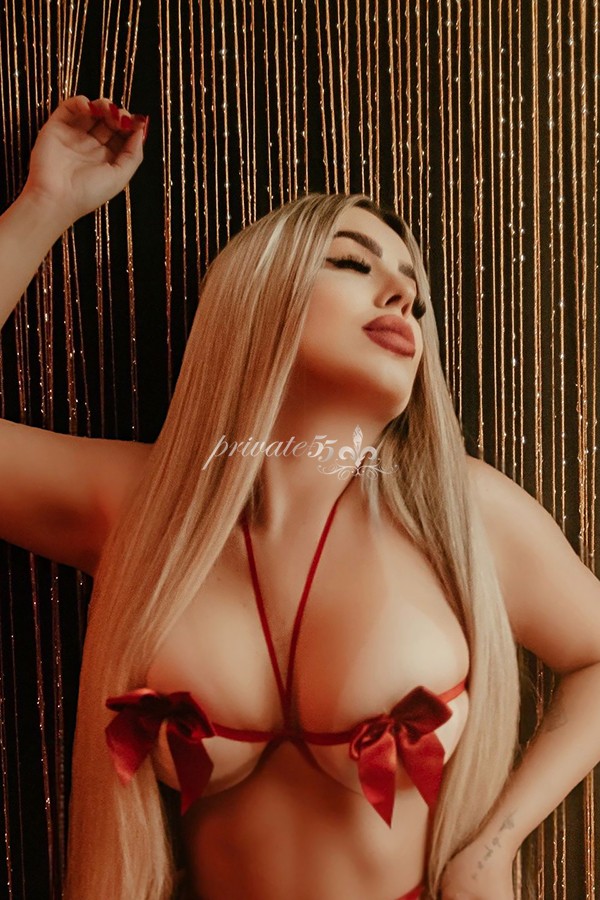 Public photo 9 of Babi Andrade