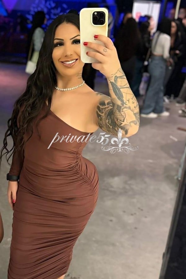 Public photo 11 of Camila Santos