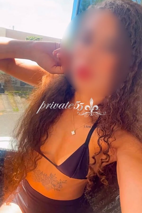 Public photo 8 of Livia Andrade