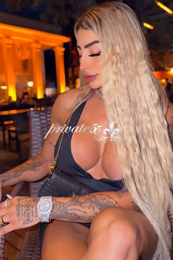 Public photo 20 of Fernanda Mel