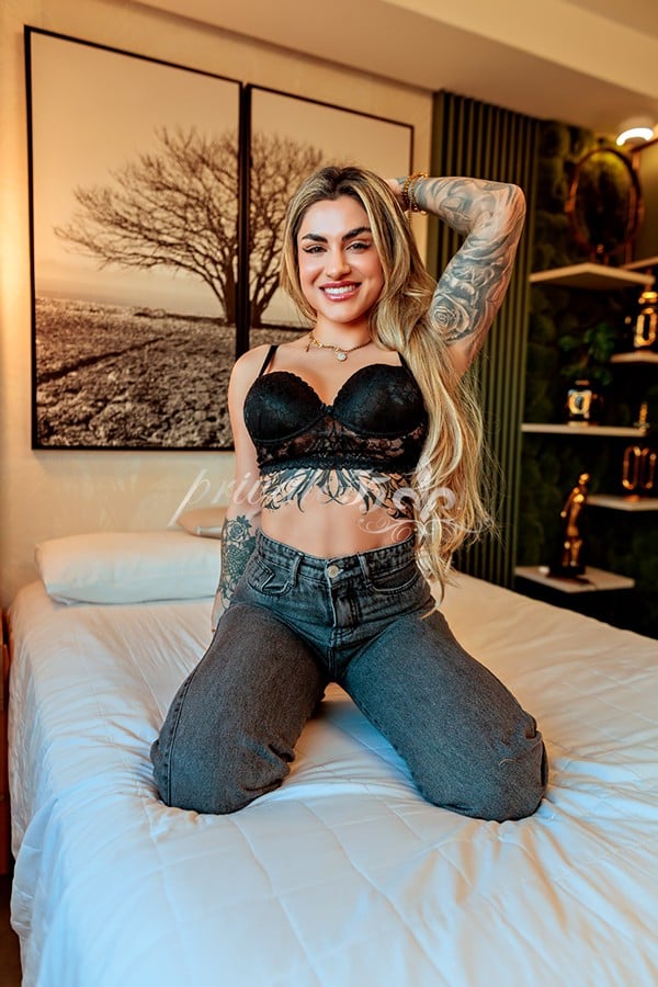 Public photo 14 of Júlia Braga