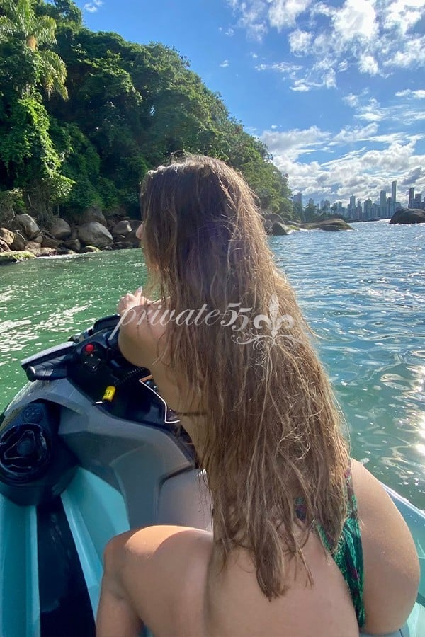 Public photo 7 of Laura Morais