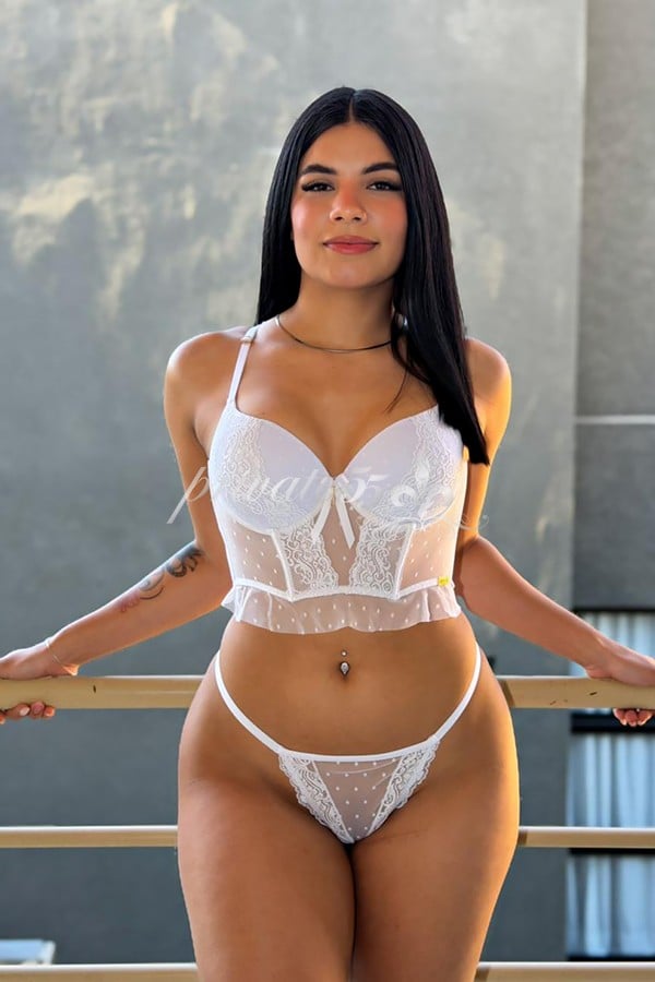 Public photo 2 of Dandara  Gonzalez