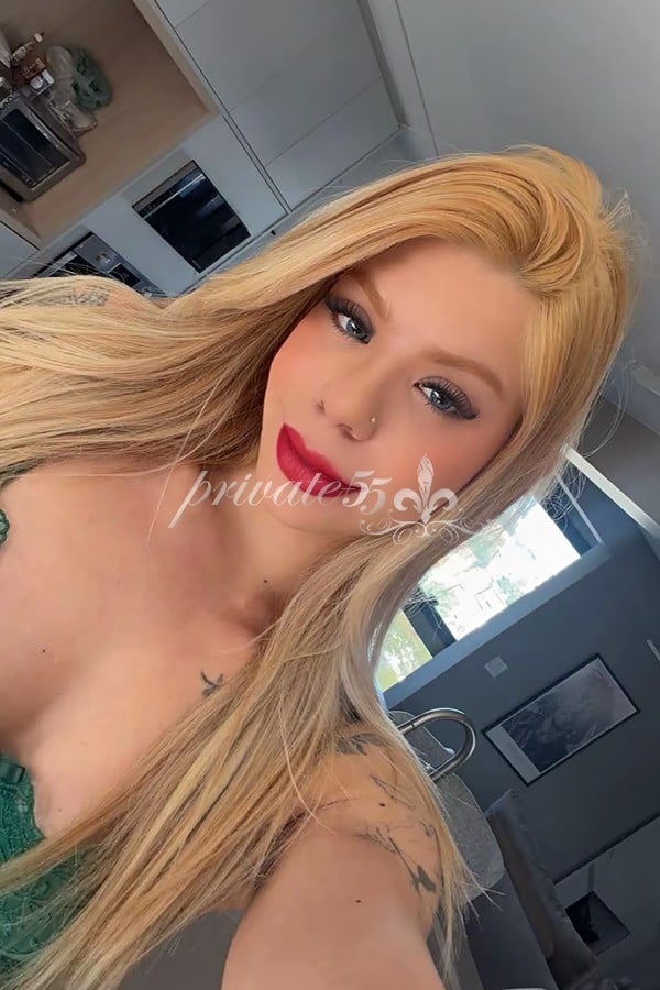 Public photo 2 of Sophia Vilela
