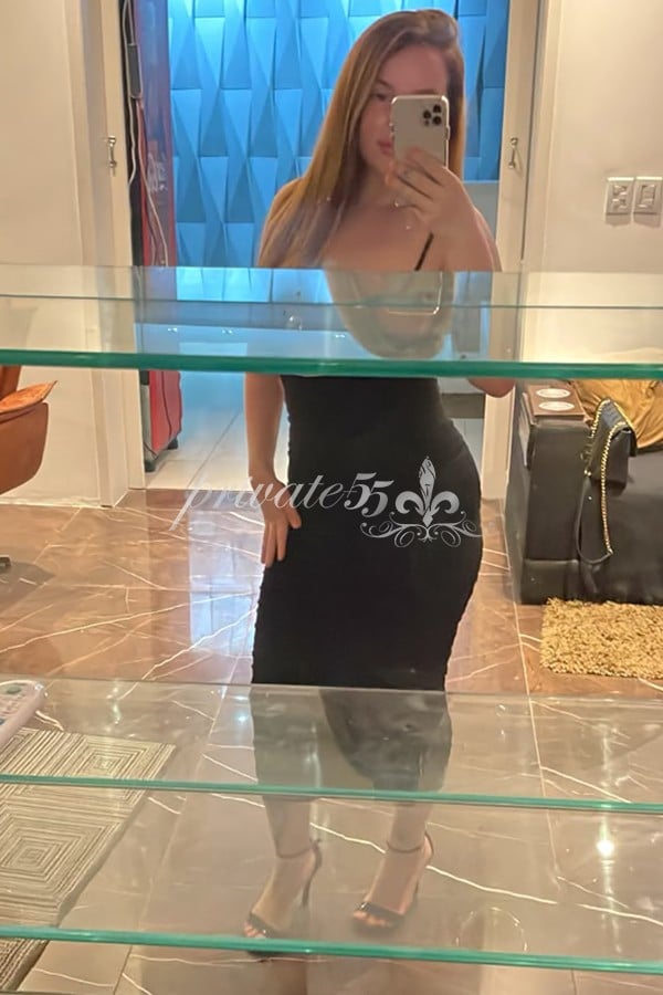 Public photo 3 of Alice Dias