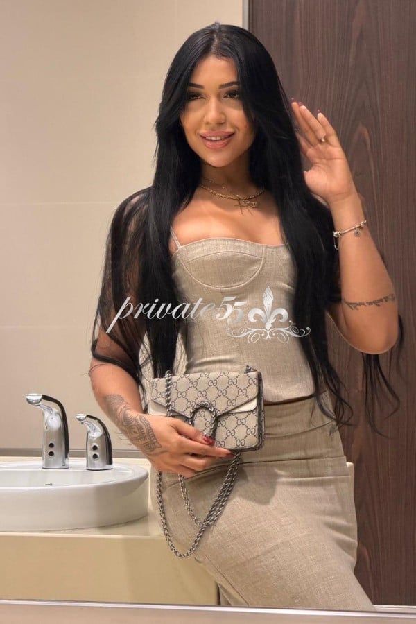 Public photo 17 of Emanuelle  Matos