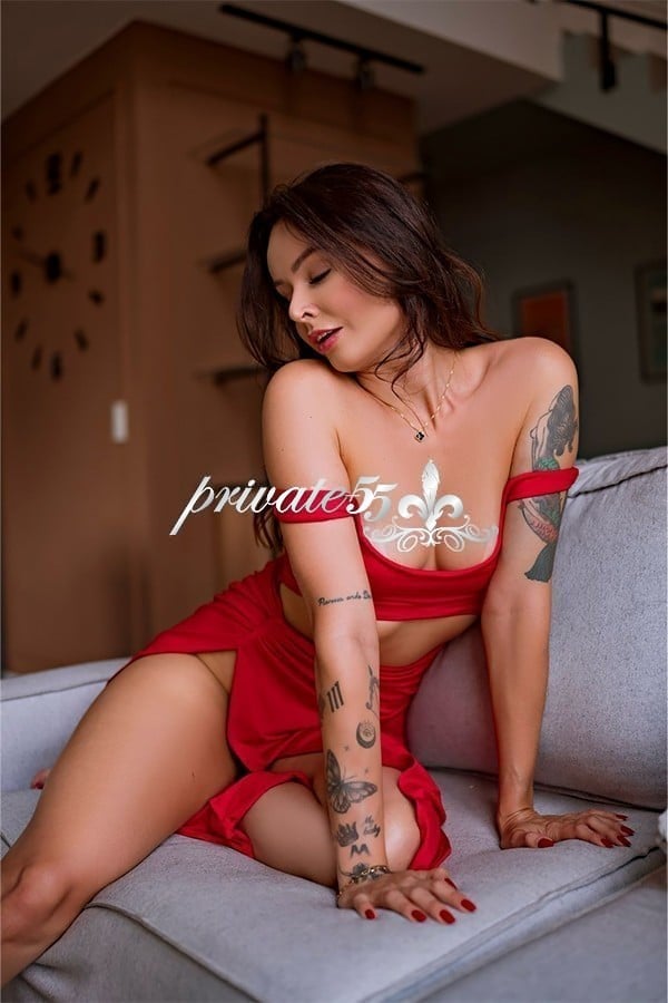 Public photo 3 of Marcella Mendes
