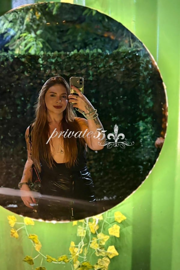 Public photo 6 of Lara Ruiva