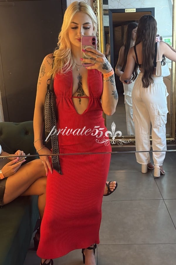 Public photo 3 of Yasmin Priv
