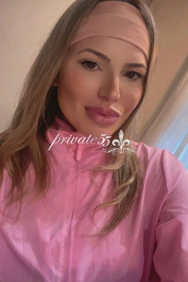 Public photo 20 of Laura  Bugatti