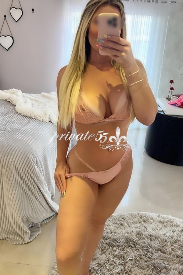 Public photo 16 of Laura  Bugatti