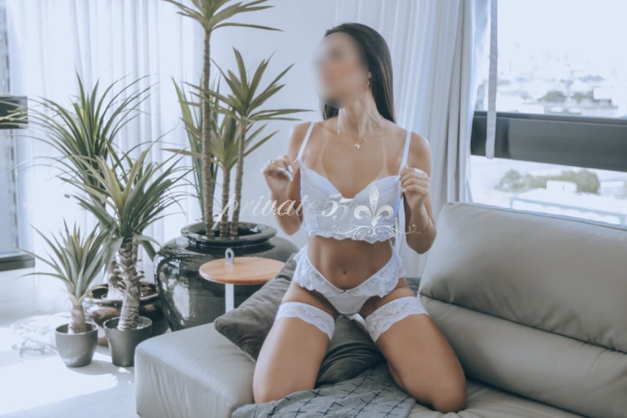 Public photo 23 of Luana Reis