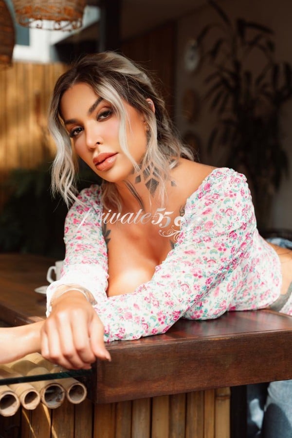 Rhiana Boss, garota de programa, foto 18