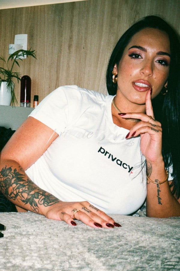 Public photo 18 of Thaís De Vargas