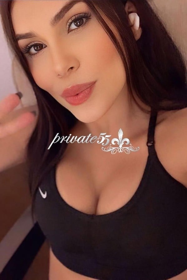 Public photo 3 of Yasmin Diniz