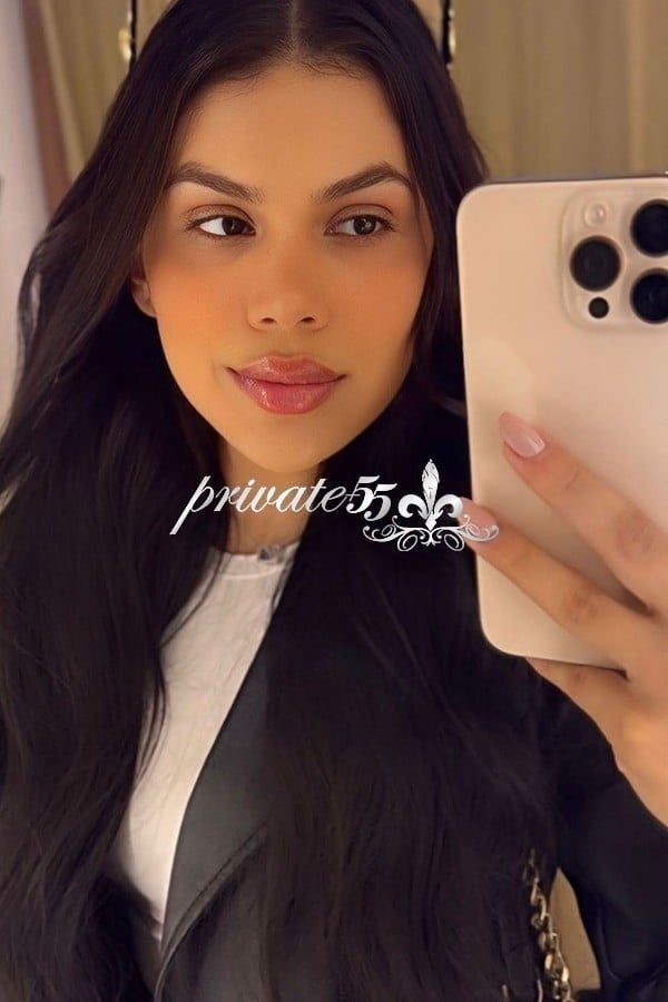 Public photo 2 of Yasmin Diniz