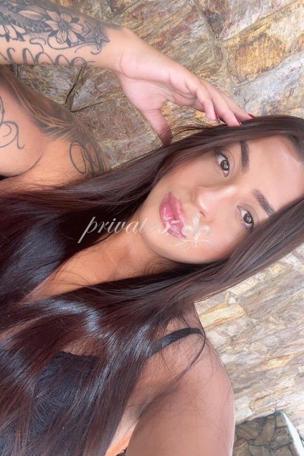 Public photo 21 of Rebeca  Duarte