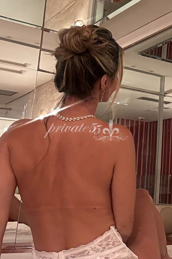 Public photo 7 of Nina  Dengosa