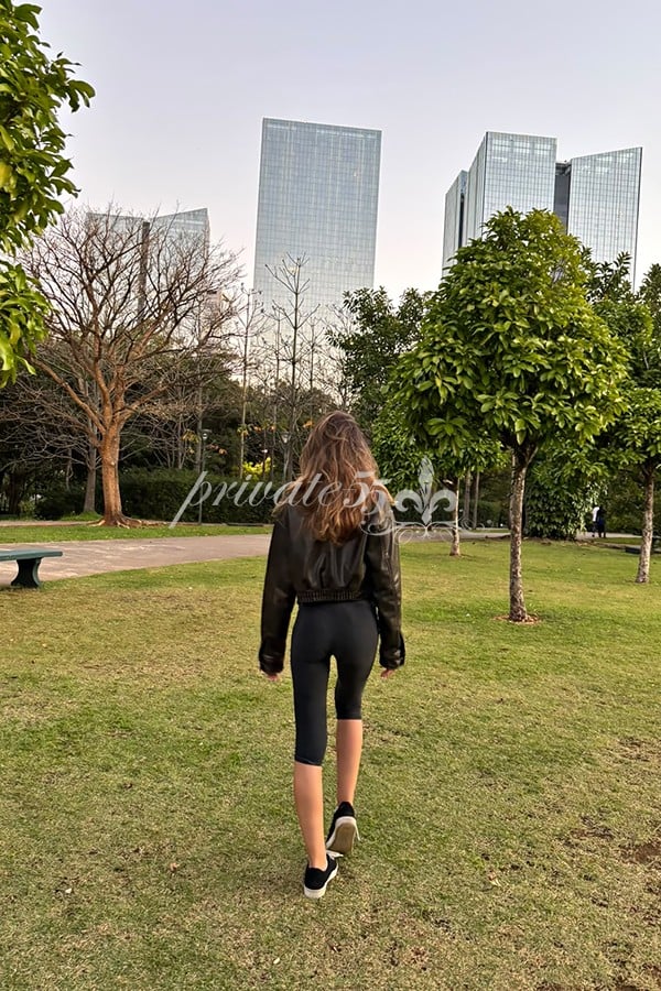Public photo 13 of Sabrina Andrade