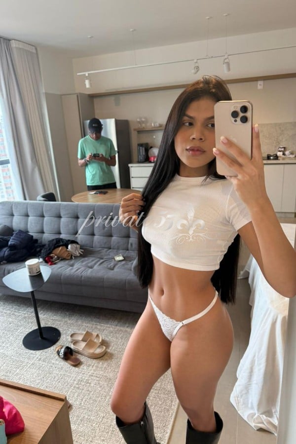 Public photo 8 of Lorrane  Alvarenga