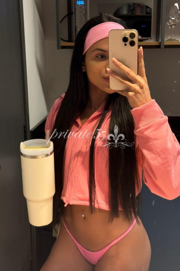 Public photo 5 of Lorrane  Alvarenga