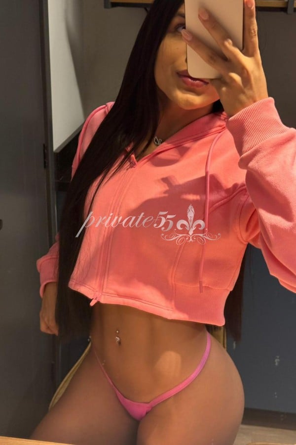 Public photo 4 of Lorrane  Alvarenga